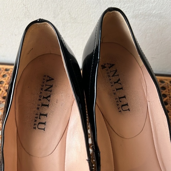 Anti Lu Patent Leather Pumps with Bow - Picture 7 of 9